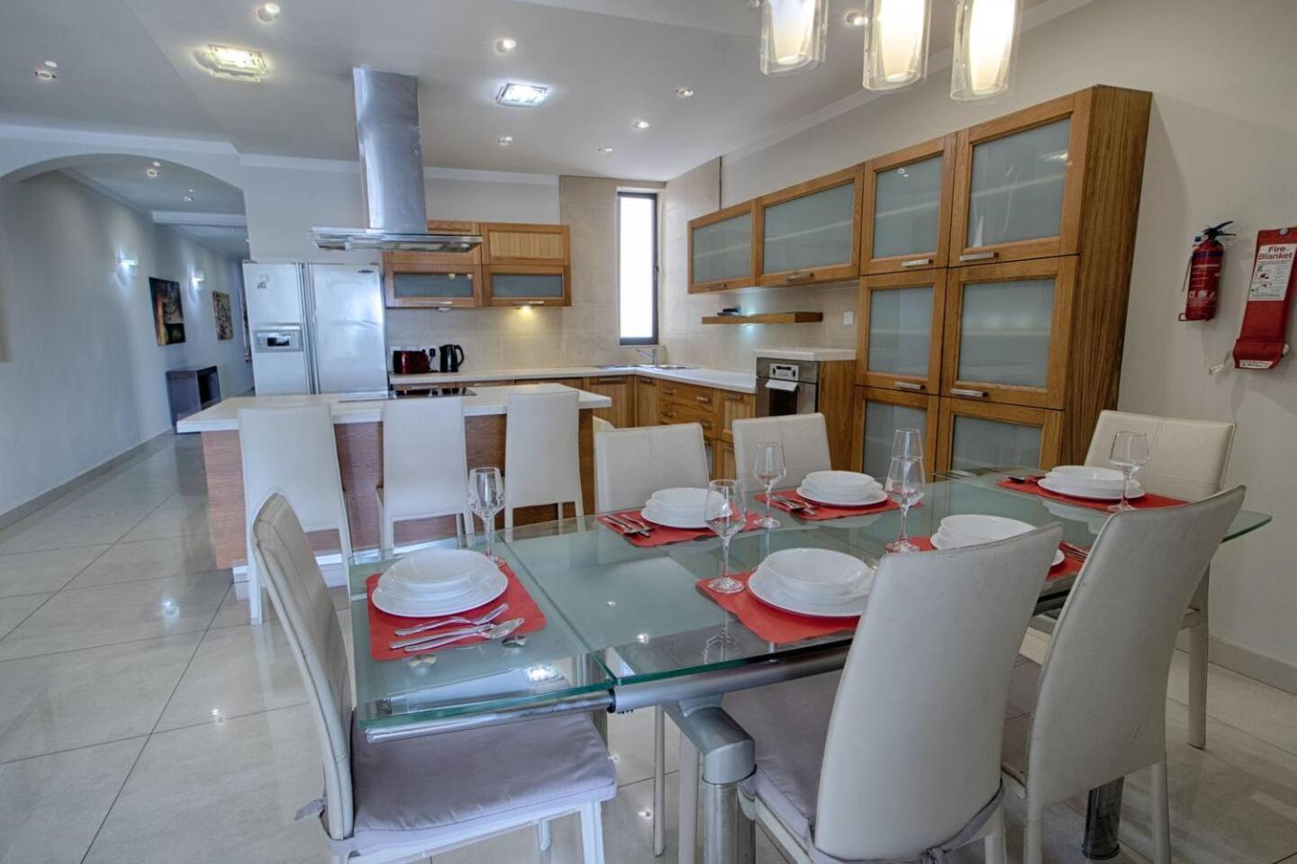 The Strand Apartments By Homely Sliema Exterior photo